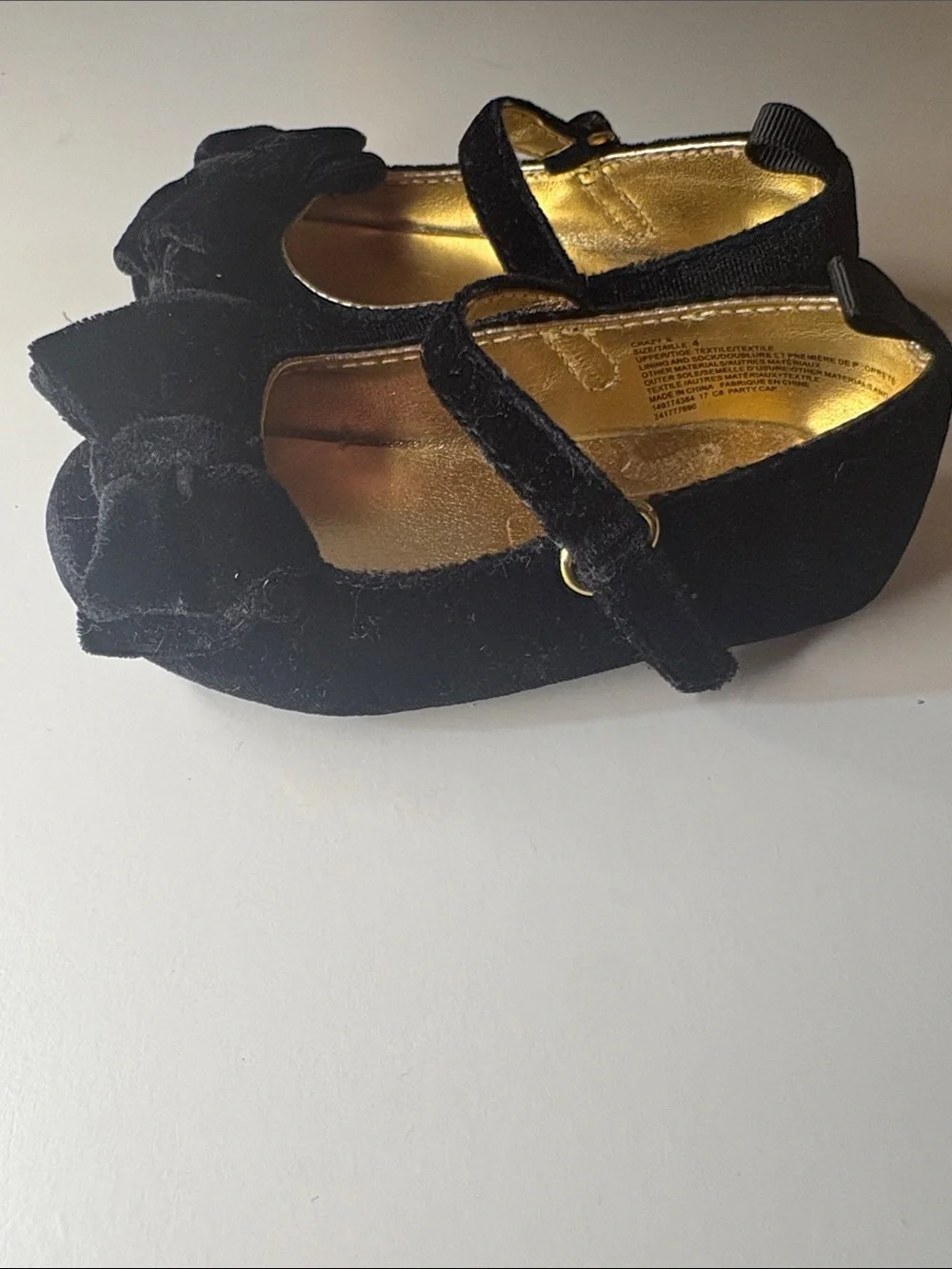 Crazy 8 Black Velvet Mary Jane Shoes with Bow- Toddler 4